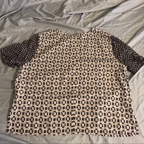 F21 Short Sleeved Patterned Blouse - Picture 4 of 8